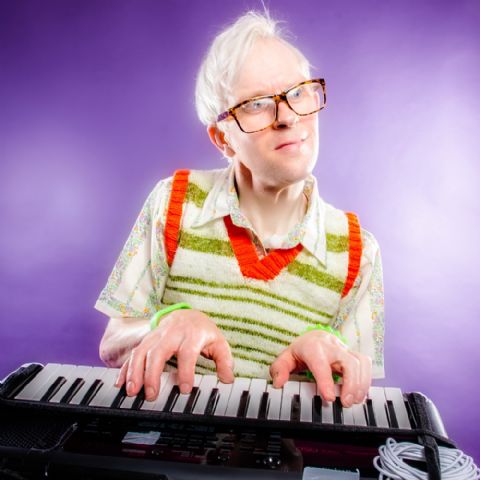 ROBERT WHITE - Hen & Chicken Studio - Wednesday 14 October - The Comedy Box Bristol